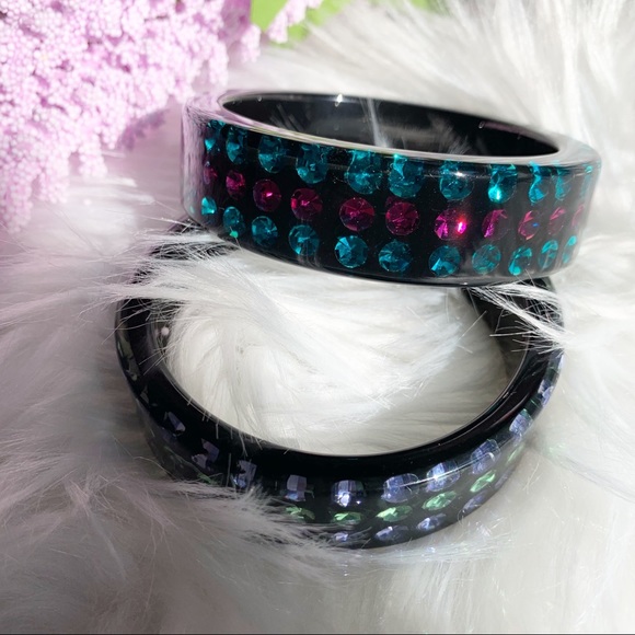 Pair of bangle bracelets - Picture 3 of 6